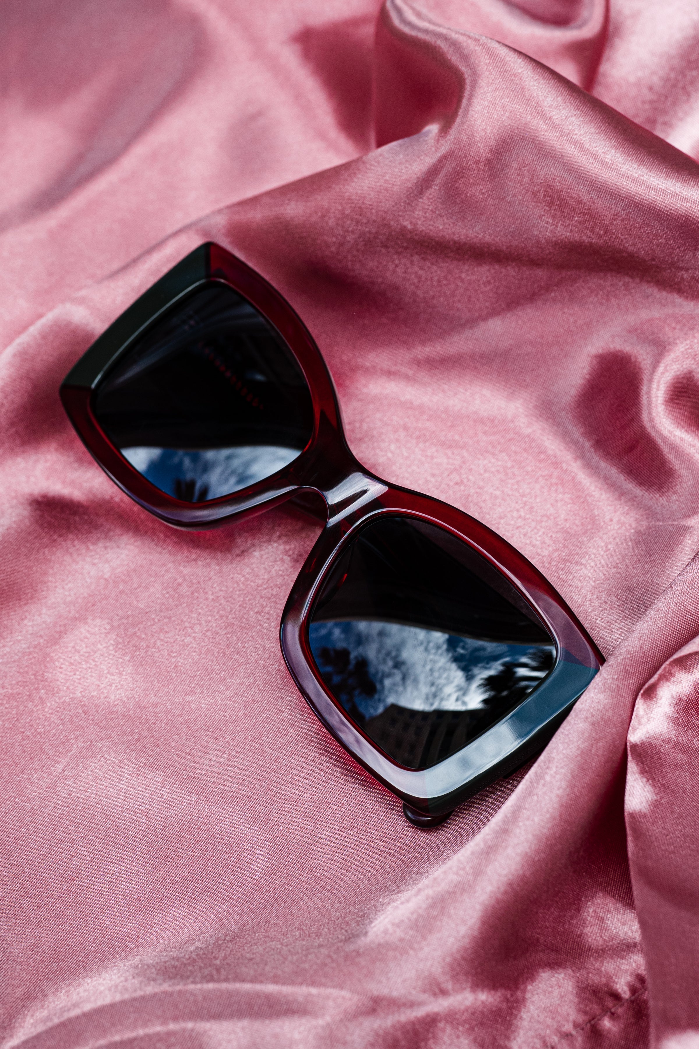 Terri Polarized Sunglasses- Black/Red